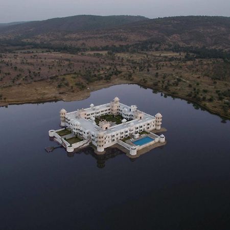 Juesta Lake Nahargarh Palace, Chittorgarh Pārsoli Exterior photo