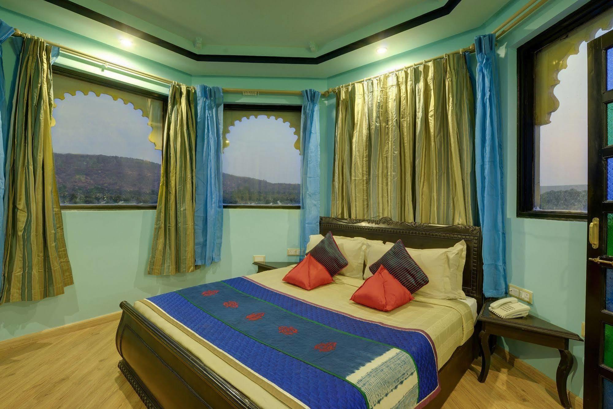 Juesta Lake Nahargarh Palace, Chittorgarh Pārsoli Exterior photo